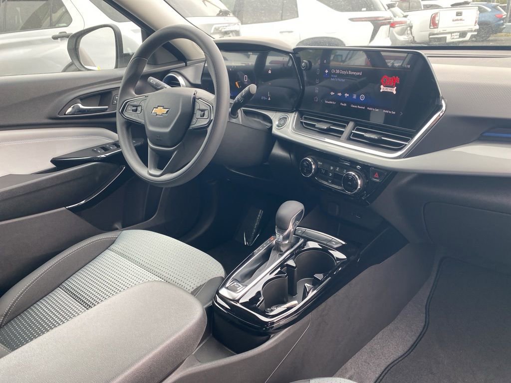 New 2025 Chevrolet Trax LT image 7