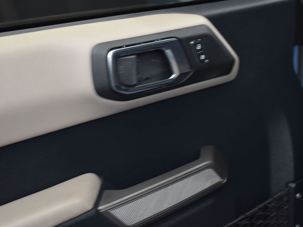 Used 2023 Ford Bronco Wildtrak image 9