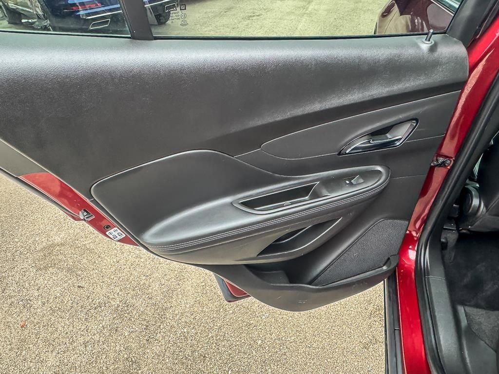 Used 2022 Buick Encore Preferred w/ Safety Package II image 21