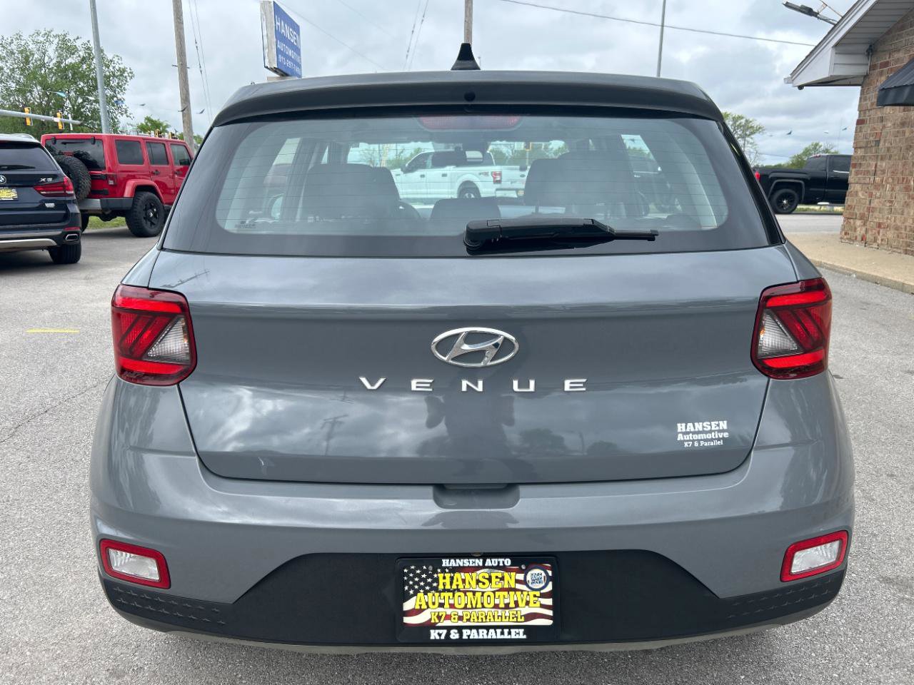Used 2021 Hyundai Venue SE FWD image 6
