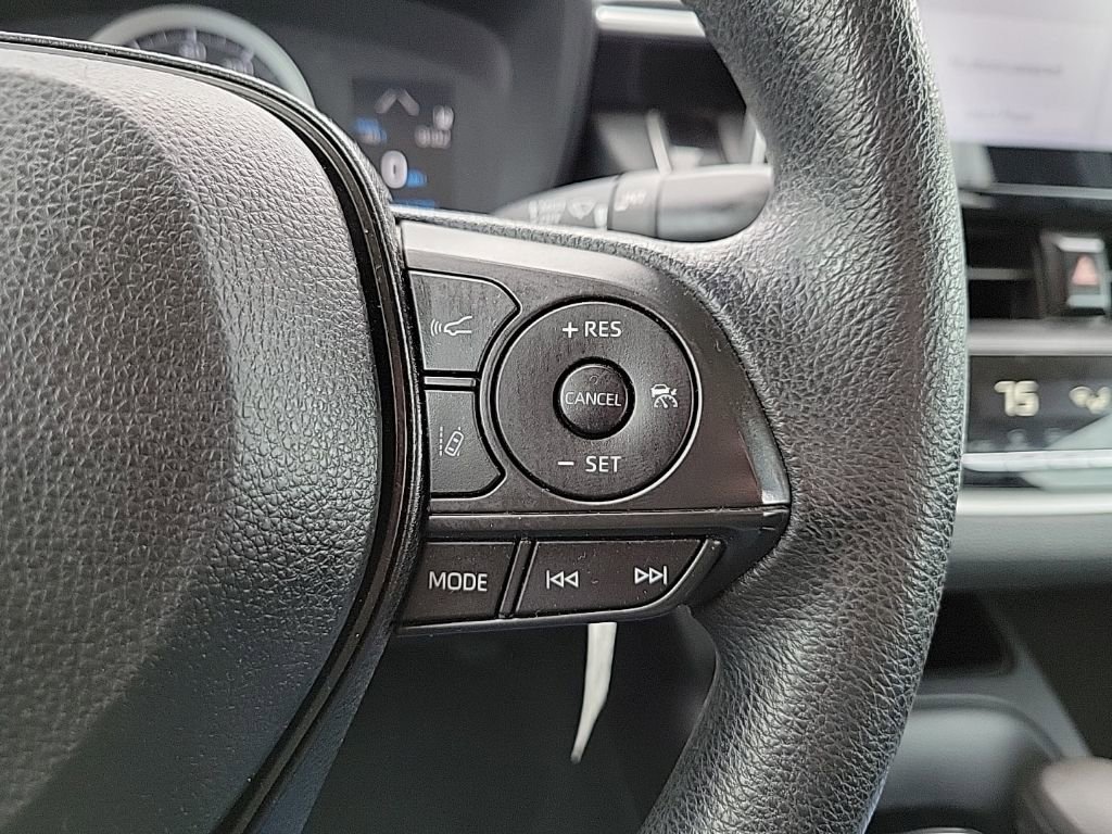 Used 2021 Toyota Corolla LE image 23