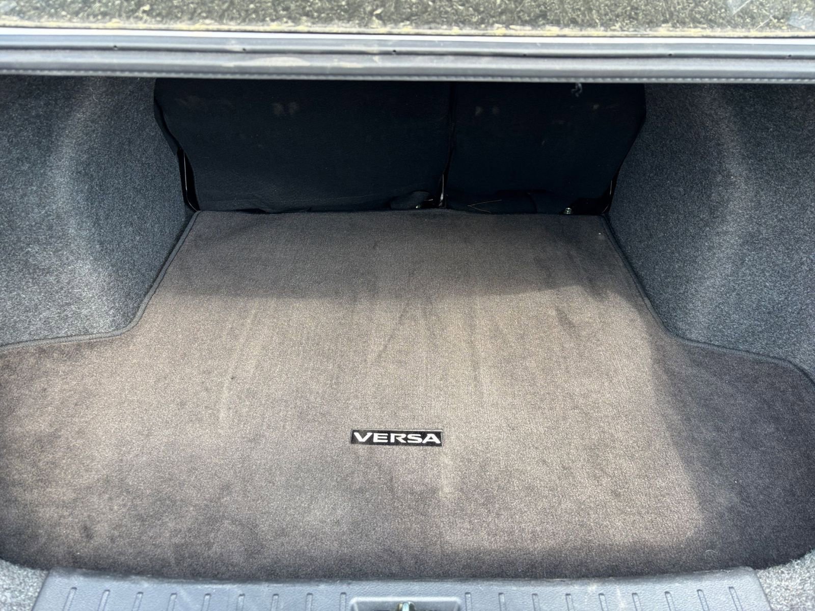 Used 2025 Nissan Versa SV FWD image 29