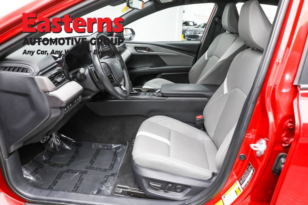Used 2025 Toyota Camry SE w/ Convenience Package AWD/4WD image 14