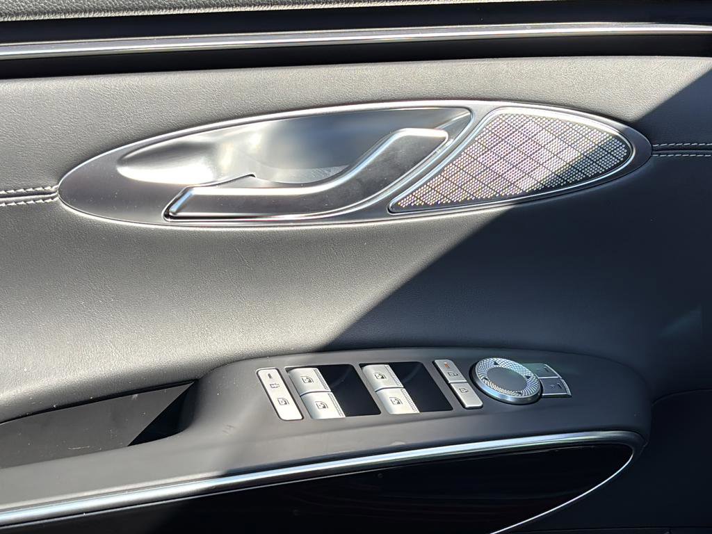 Certified 2026 Genesis GV70 2.5T image 12