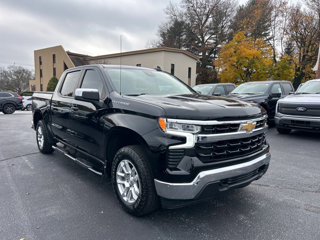Used 2022 Chevrolet Silverado 1500 LT image 3