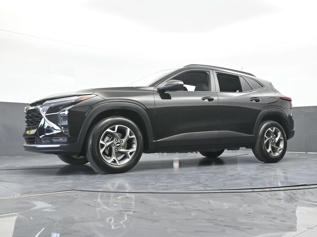 Used 2025 Chevrolet Trax LT w/ Driver Confidence Package FWD image 52