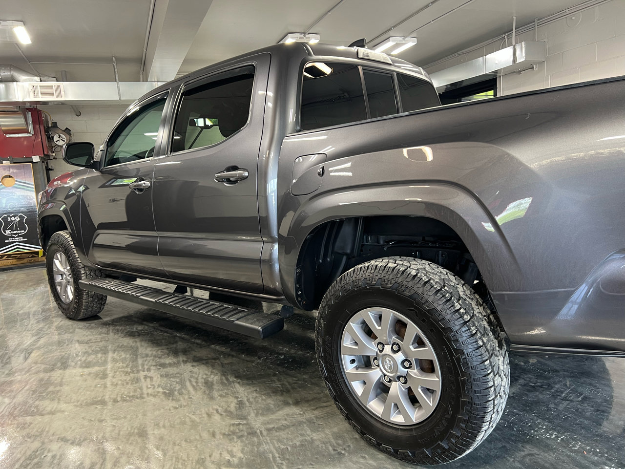 Used 2020 Toyota Tacoma SR image 7