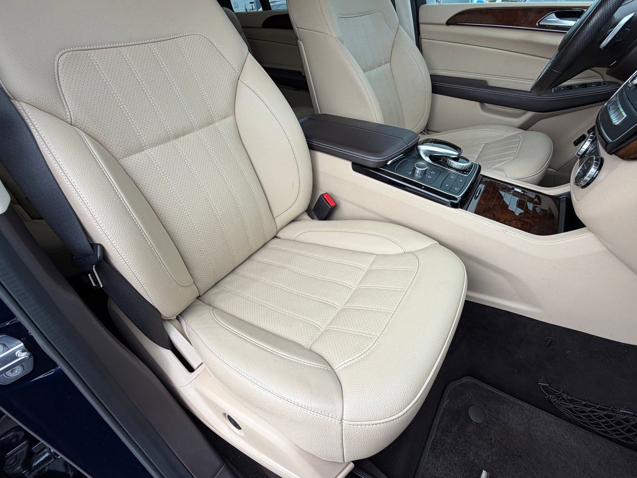 Used 2019 Mercedes-Benz GLS 450 4MATIC image 18