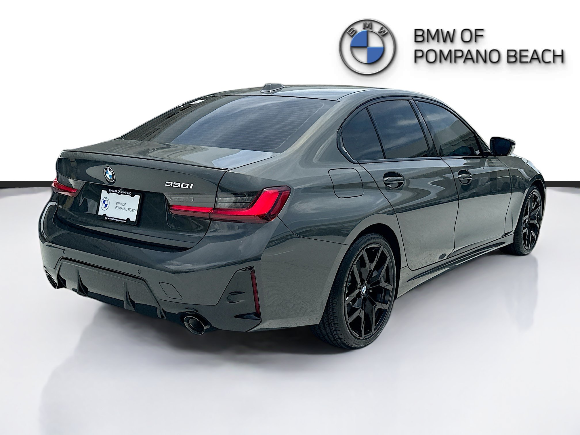 Used 2025 BMW 330i Sedan w/ M Sport Package RWD image 7