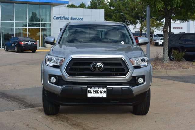 Used 2022 Toyota Tacoma SR5 AWD/4WD image 2