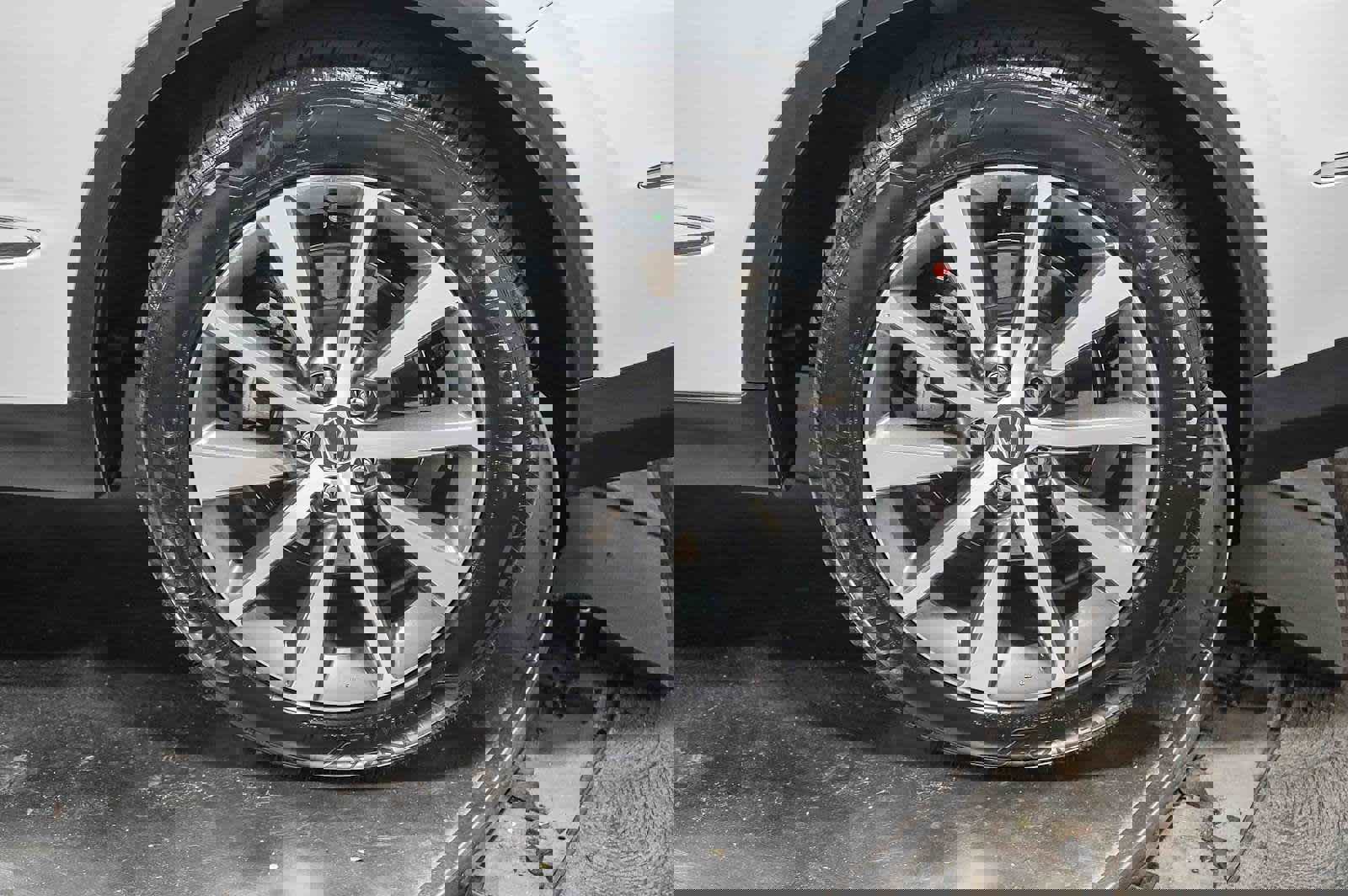 Used 2025 Acura MDX SH-AWD w/ Technology Package image 5