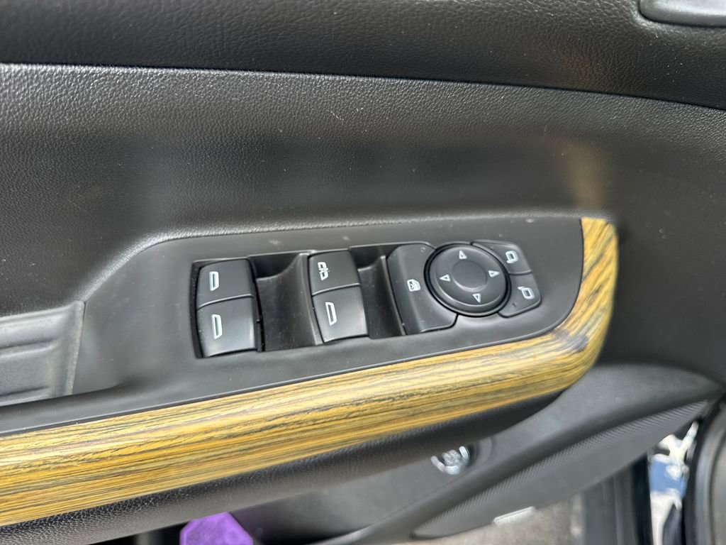 Used 2019 GMC Acadia Denali w/ Technology Package AWD/4WD image 26