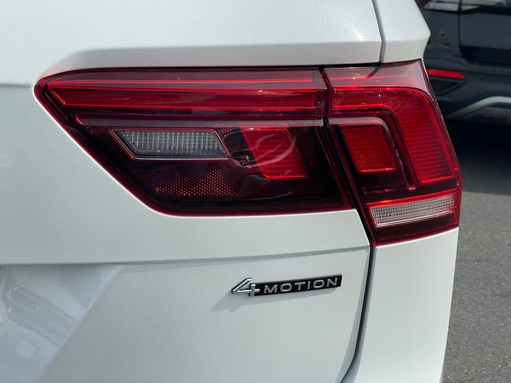 Used 2023 Volkswagen Tiguan SE R-Line image 29