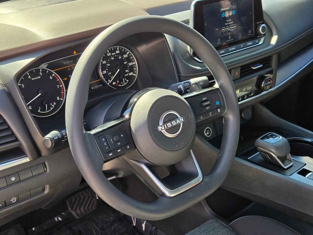 Used 2023 Nissan Rogue SV FWD image 23
