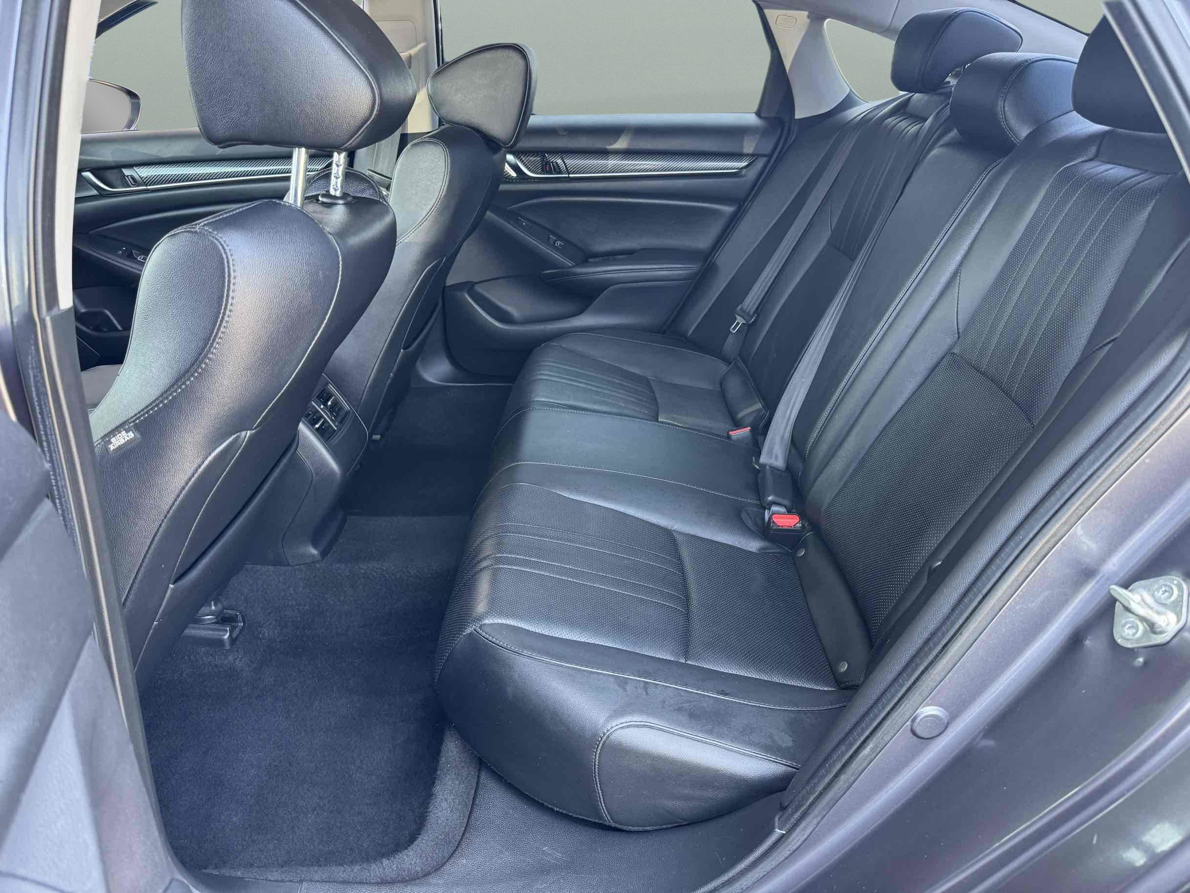 Used 2020 Honda Accord Touring image 11