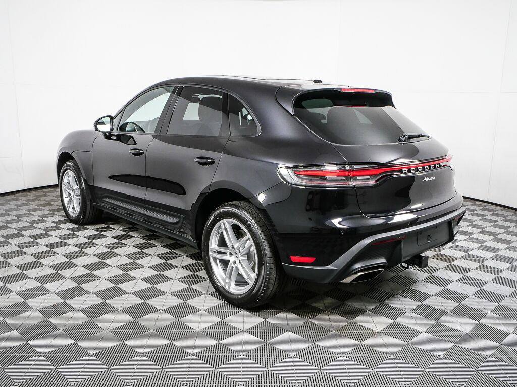 Certified 2026 Porsche Macan Turbo AWD/4WD image 3