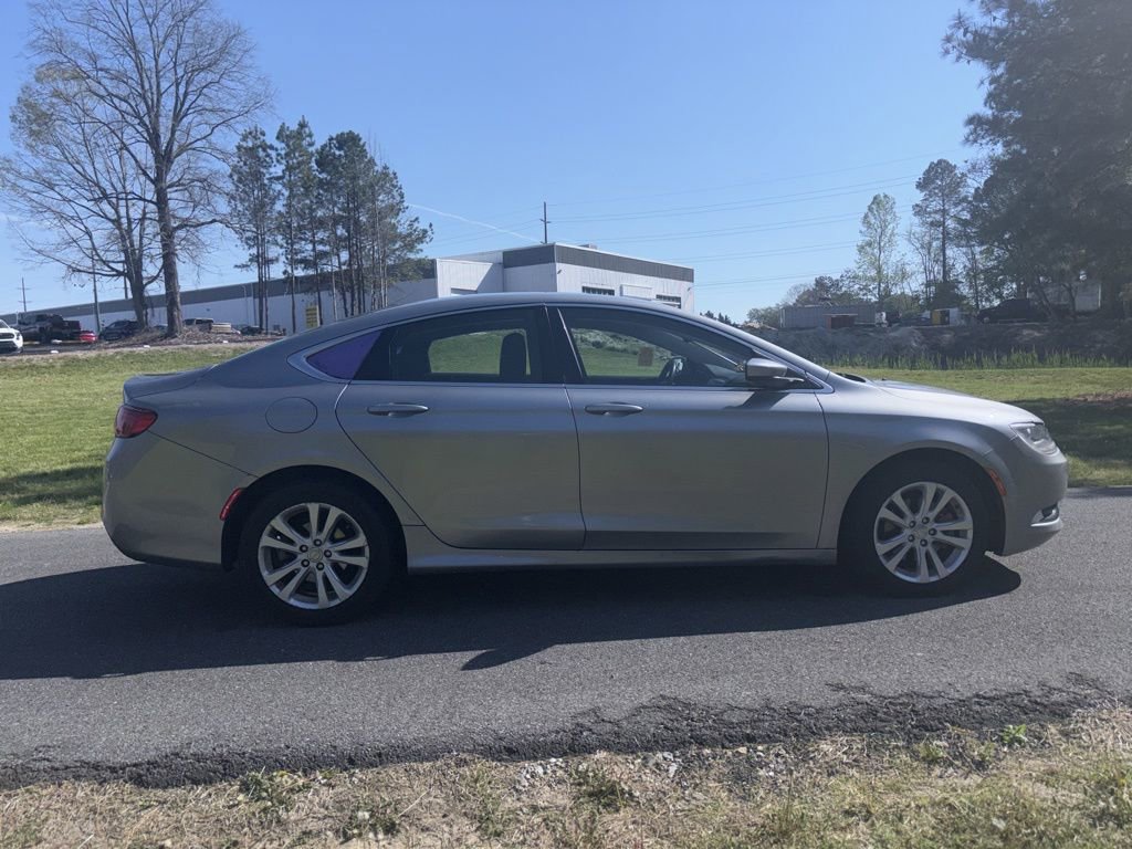 Used 2015 Chrysler 200 Limited w/ Convenience Group image 4