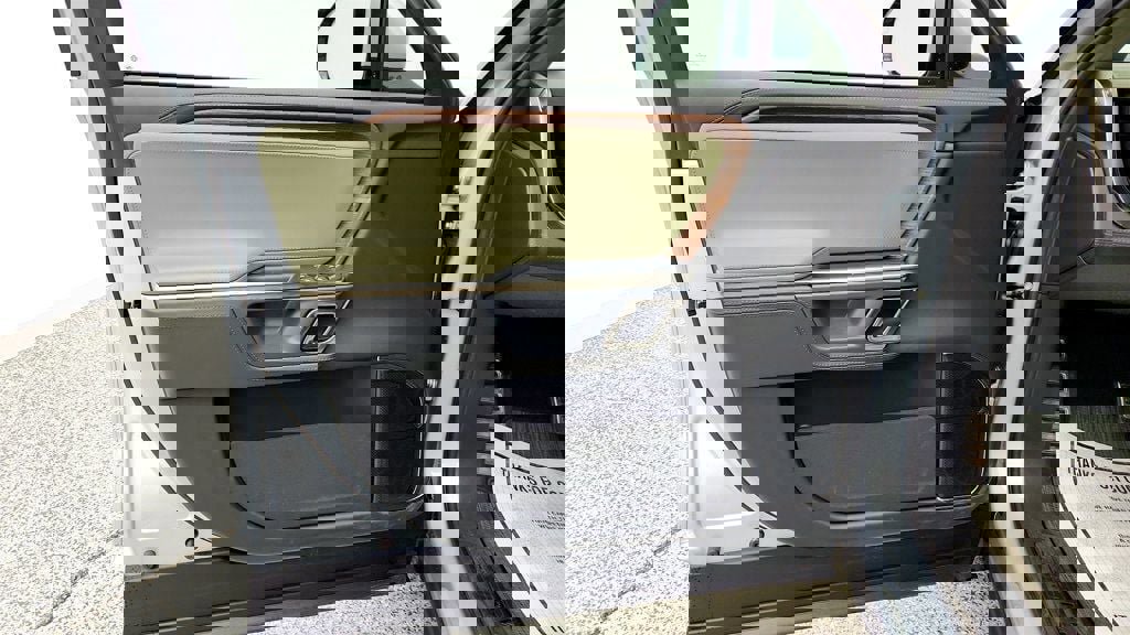 Used 2023 Rivian R1T Adventure image 11