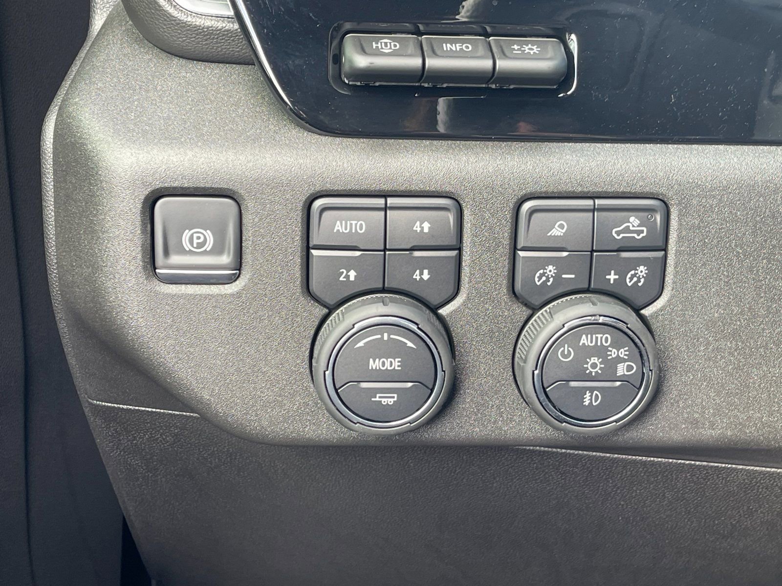 Used 2025 Chevrolet Silverado 2500 High Country w/ High Country Premium Package image 31