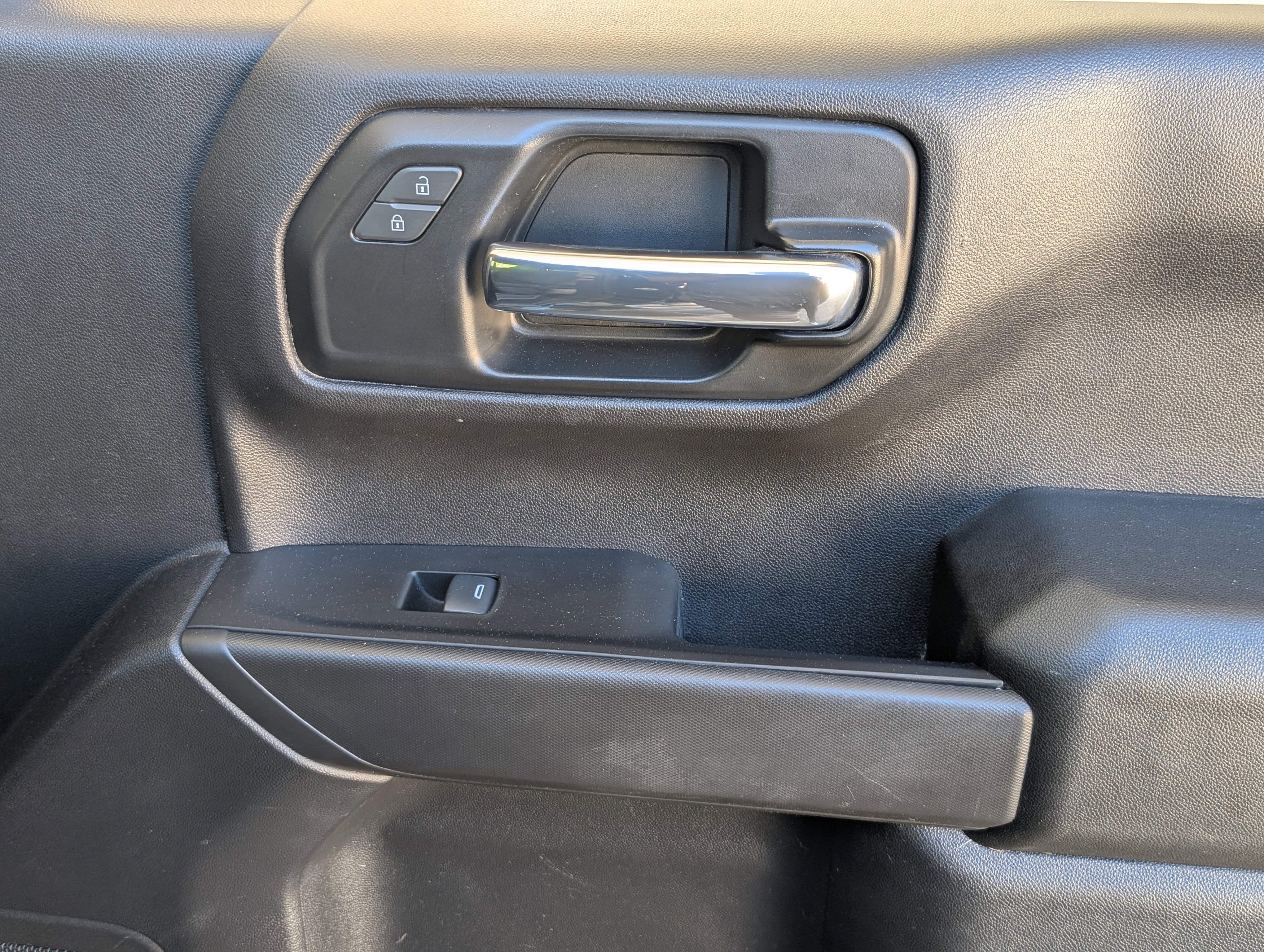 Used 2022 Chevrolet Silverado 1500 Custom RWD image 21