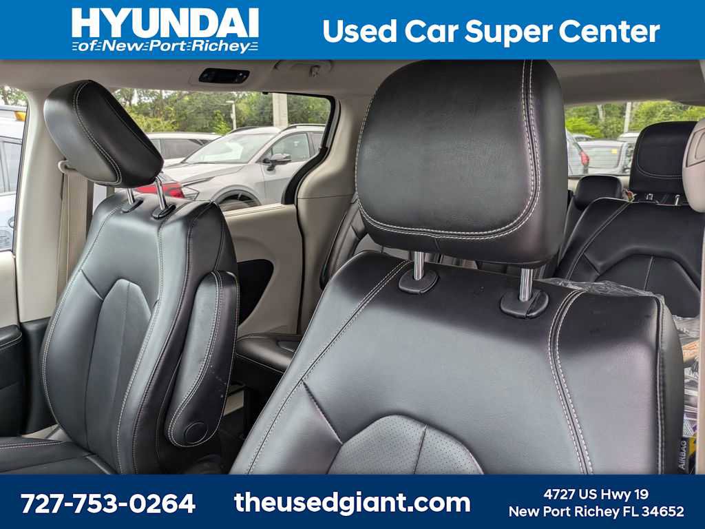 Used 2020 Chrysler Voyager Lxi FWD image 3