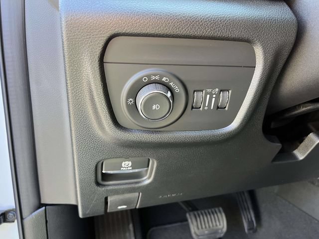 New 2026 Jeep Grand Cherokee Limited w/ Limited Altitude Package AWD/4WD image 13