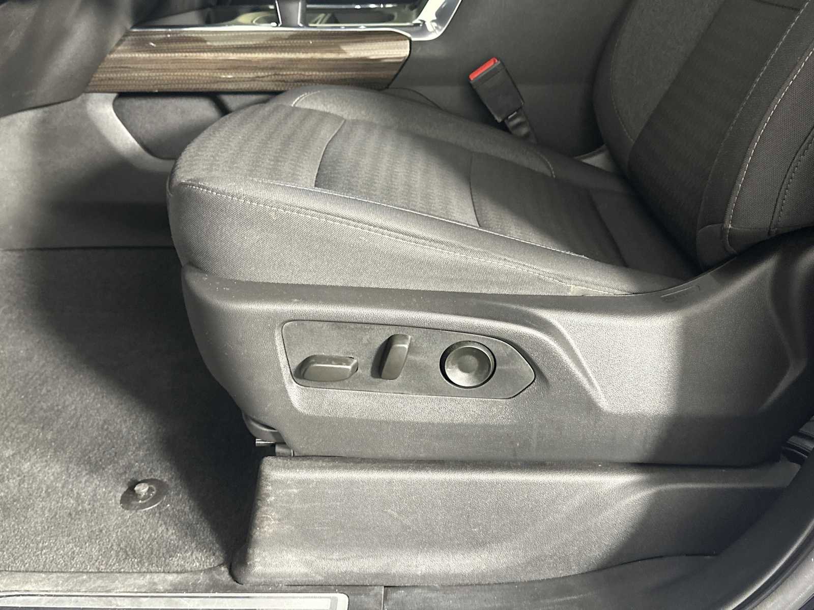 Used 2025 Chevrolet Silverado 1500 RST w/ Convenience Package II image 8