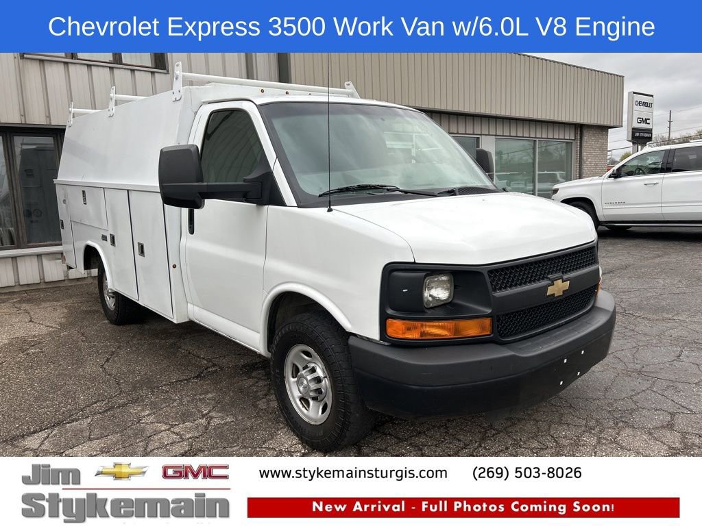 Used 2015 Chevrolet Express 3500 RWD image 2