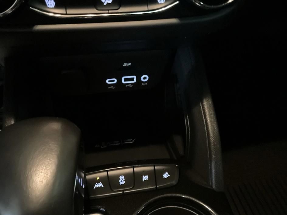 Used 2022 Chevrolet TrailBlazer RS w/ Sun and Liftgate Package image 21