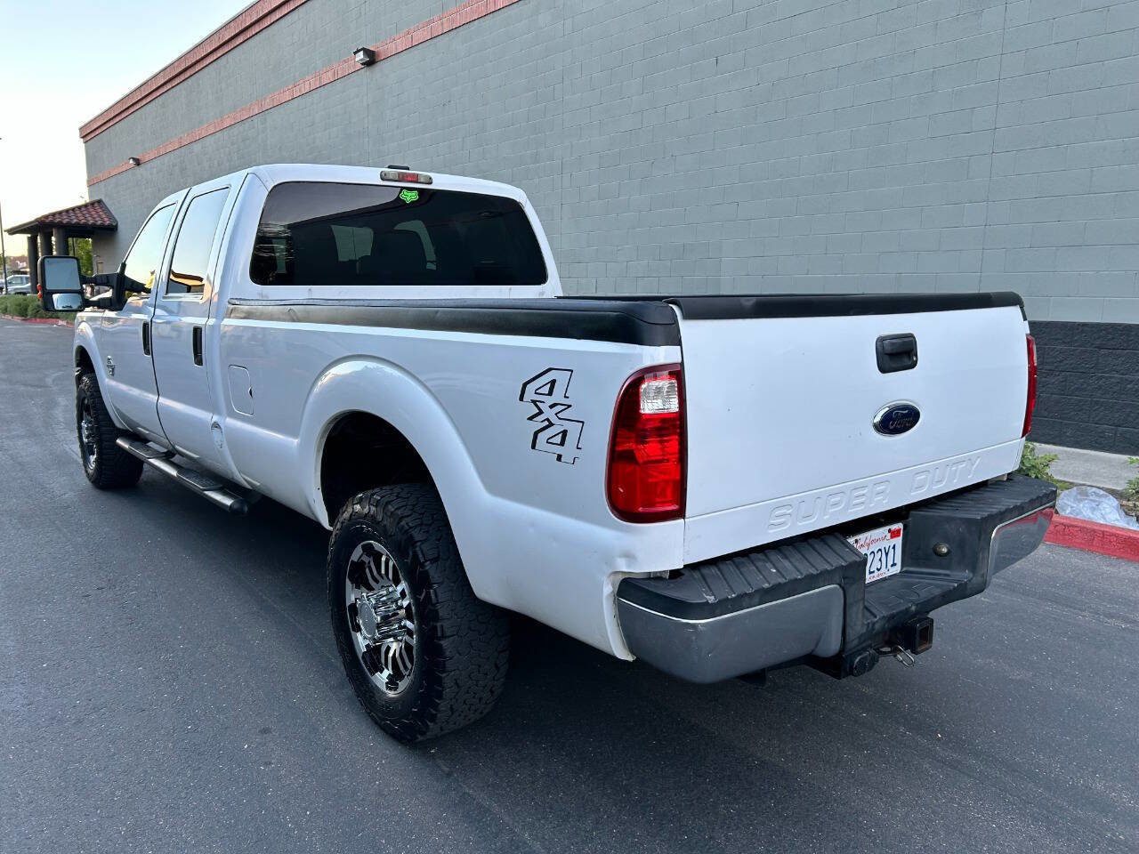 Used 2011 Ford F250 XLT w/ FX4 Off Road Pkg AWD/4WD image 4