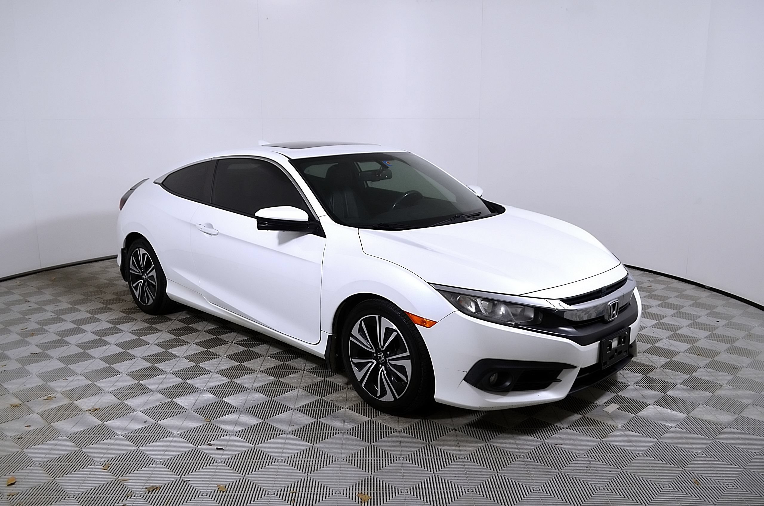 Used 2018 Honda Civic EX-L image 6