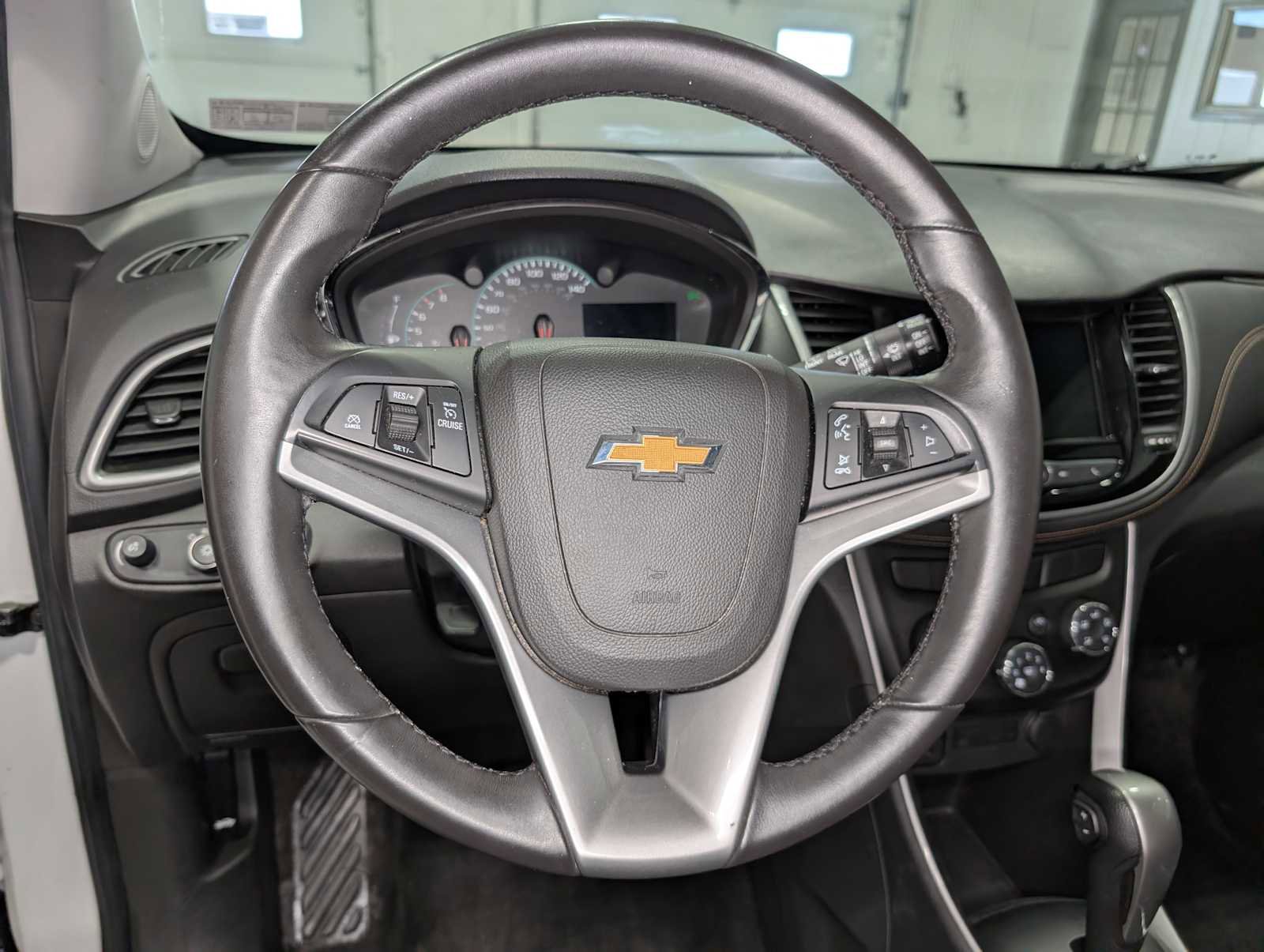 Used 2018 Chevrolet Trax LT w/ LT Convenience Package AWD/4WD image 35