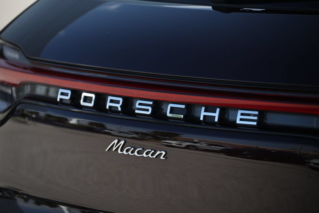 Certified 2026 Porsche Macan AWD/4WD image 19