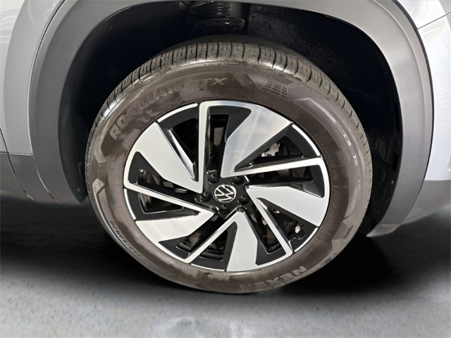 Used 2024 Volkswagen Atlas SE w/ Panoramic Sunroof Package image 40