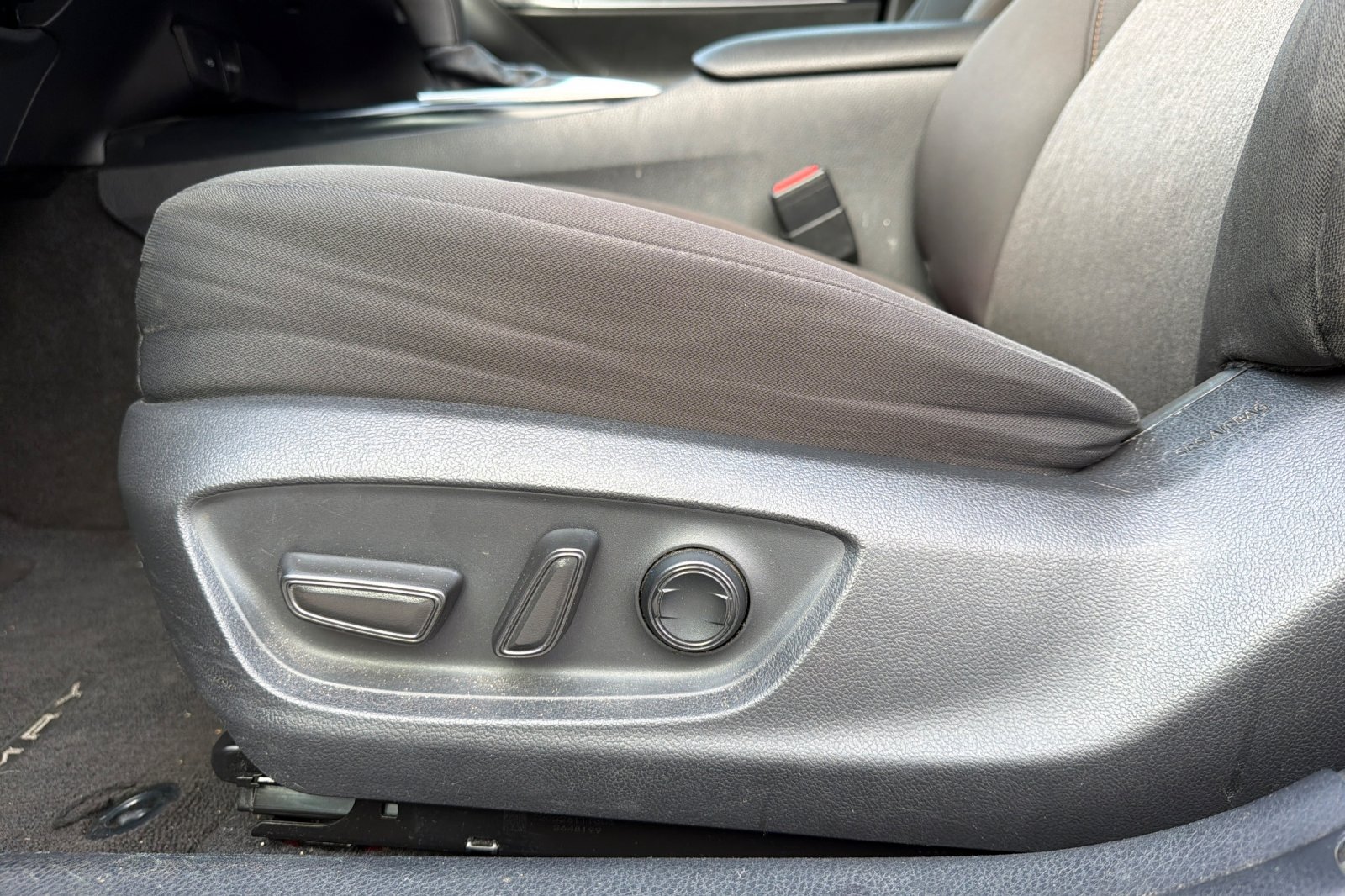 Used 2020 Toyota Camry LE w/ Carpet Mat Package FWD image 15