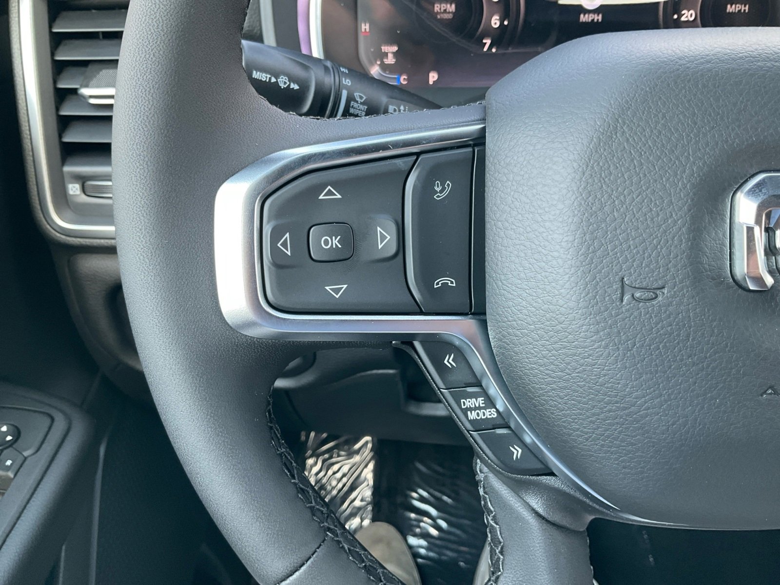 New 2026 RAM 1500 4x4 Crew Cab image 21