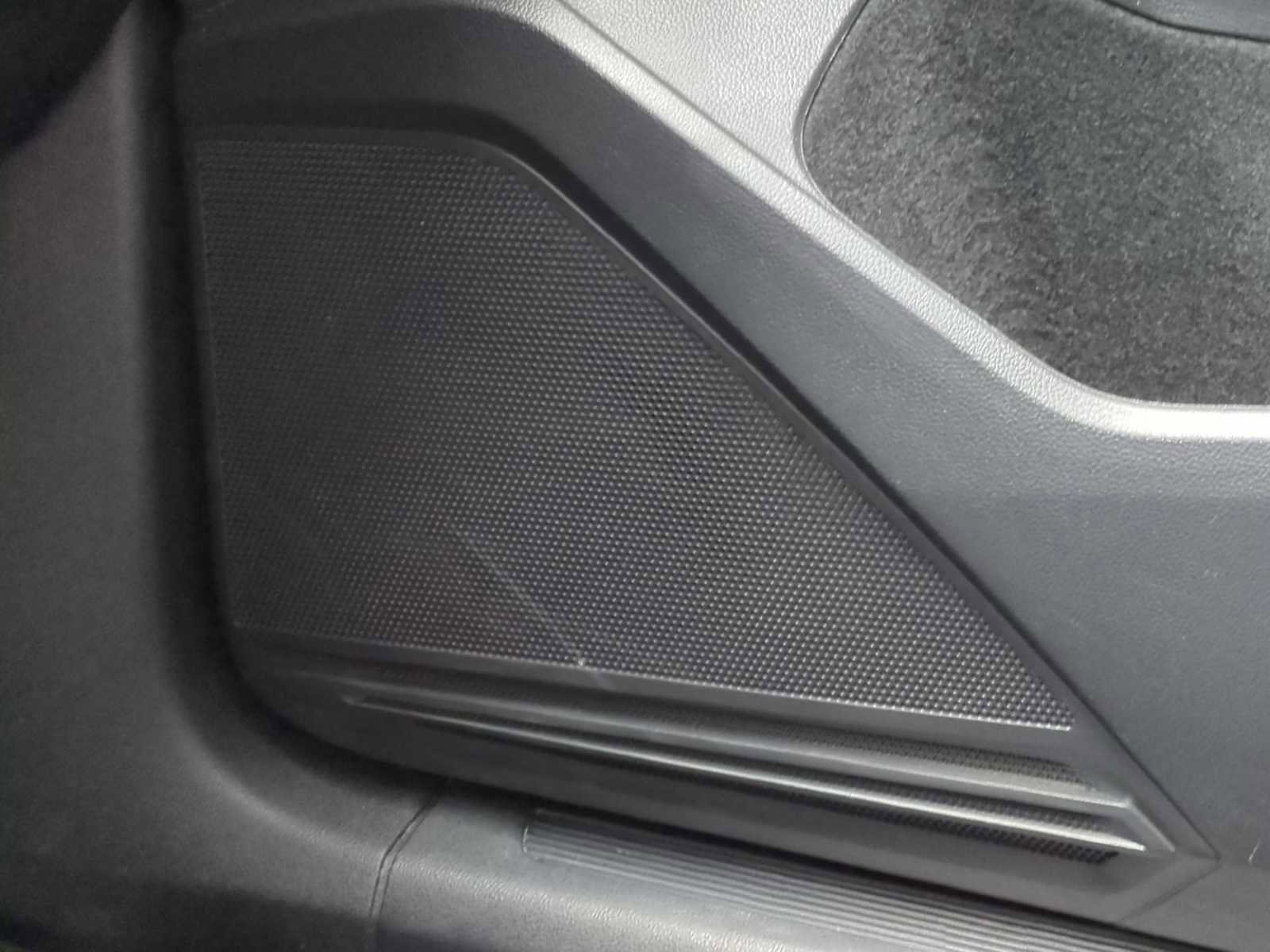 Used 2019 Volkswagen Tiguan SEL image 32