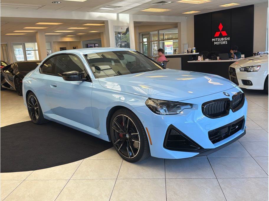Used 2025 BMW M240i Coupe w/ Premium Package RWD image 4