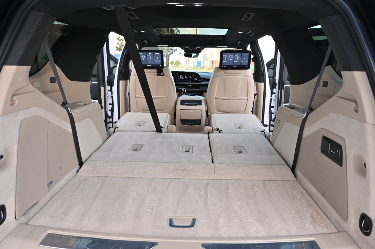 Used 2021 Cadillac Escalade Premium Luxury image 31