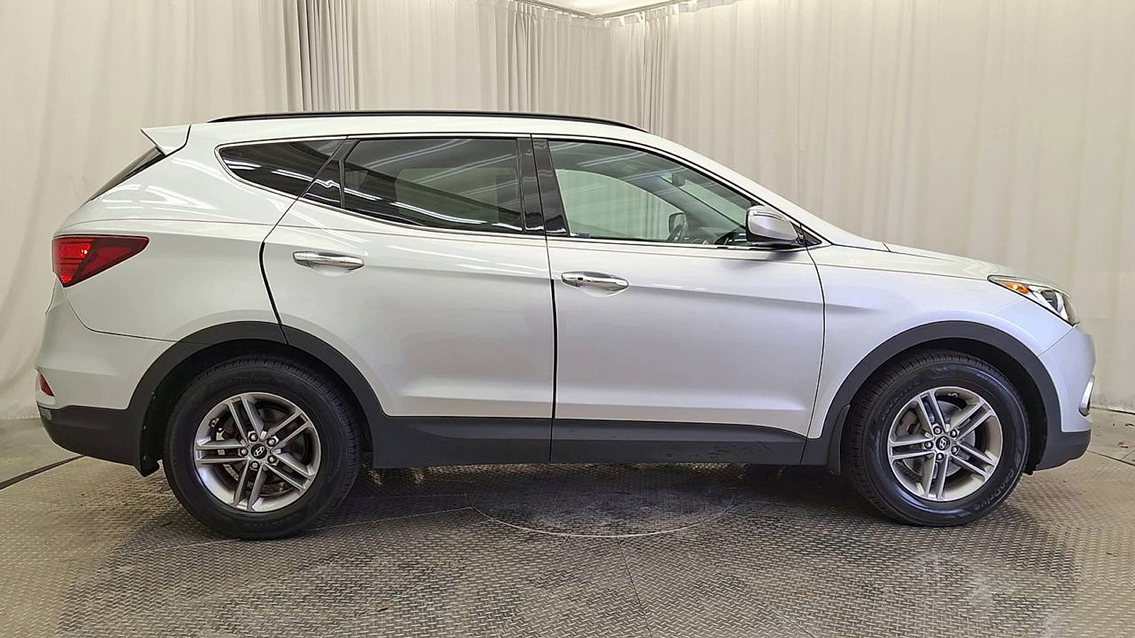 Used 2017 Hyundai Santa Fe Sport image 4