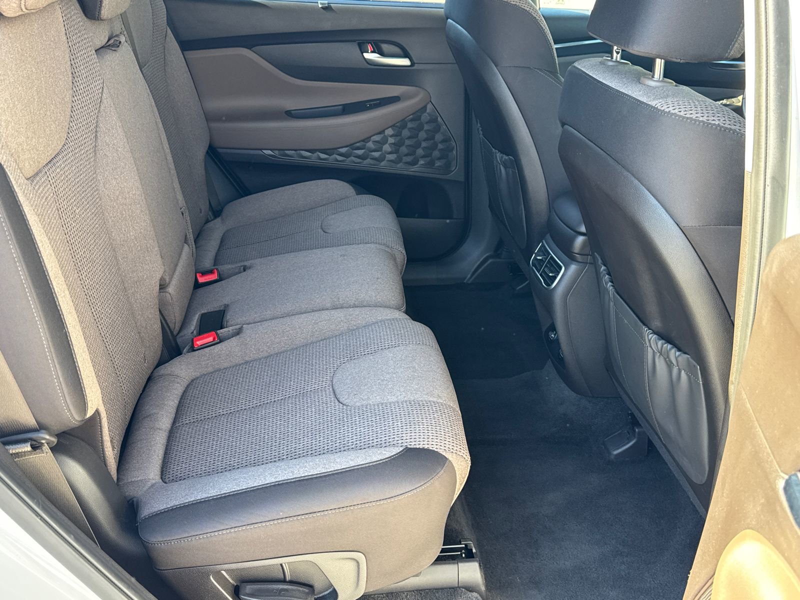 Used 2023 Hyundai Santa Fe SEL Convenience image 15