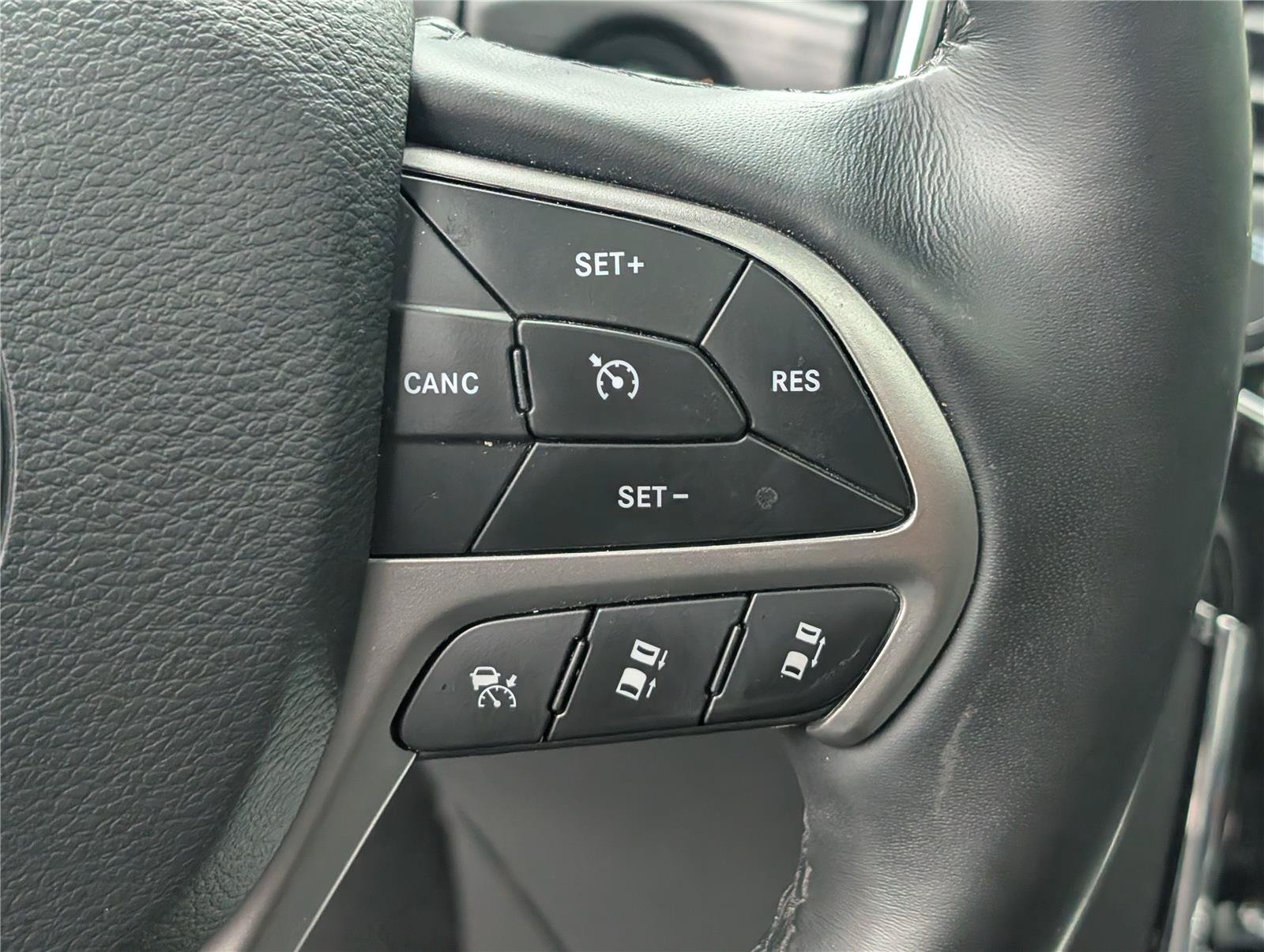 Used 2021 Jeep Grand Cherokee Limited w/ Quick Order Package 28K 80th AWD/4WD image 24