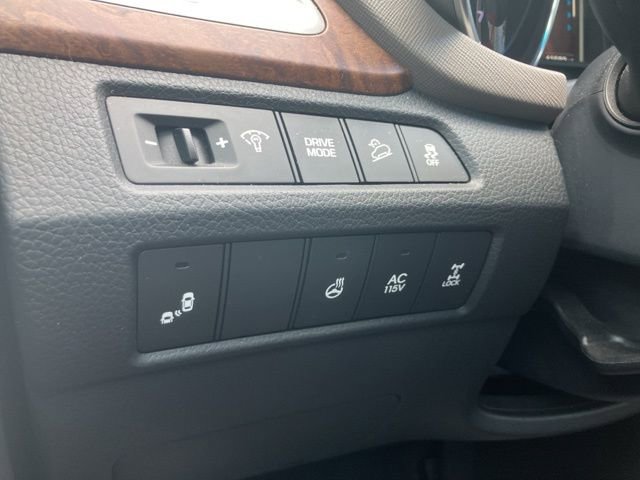 Used 2018 Hyundai Santa Fe Limited image 17