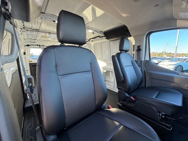New 2024 Ford E-Transit Low Roof image 29