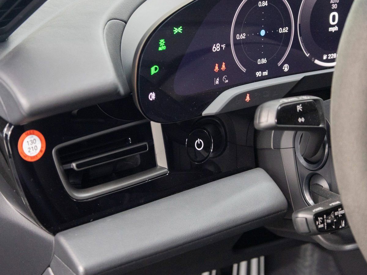 New 2025 Porsche Taycan 4S image 18