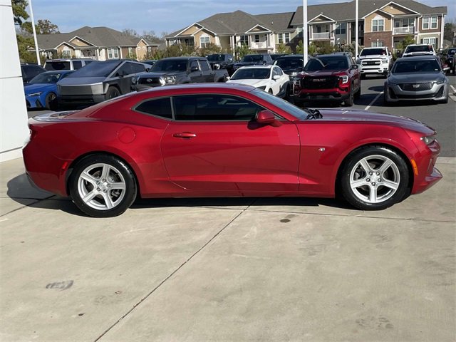 Used 2018 Chevrolet Camaro LT w/ Technology Package image 5