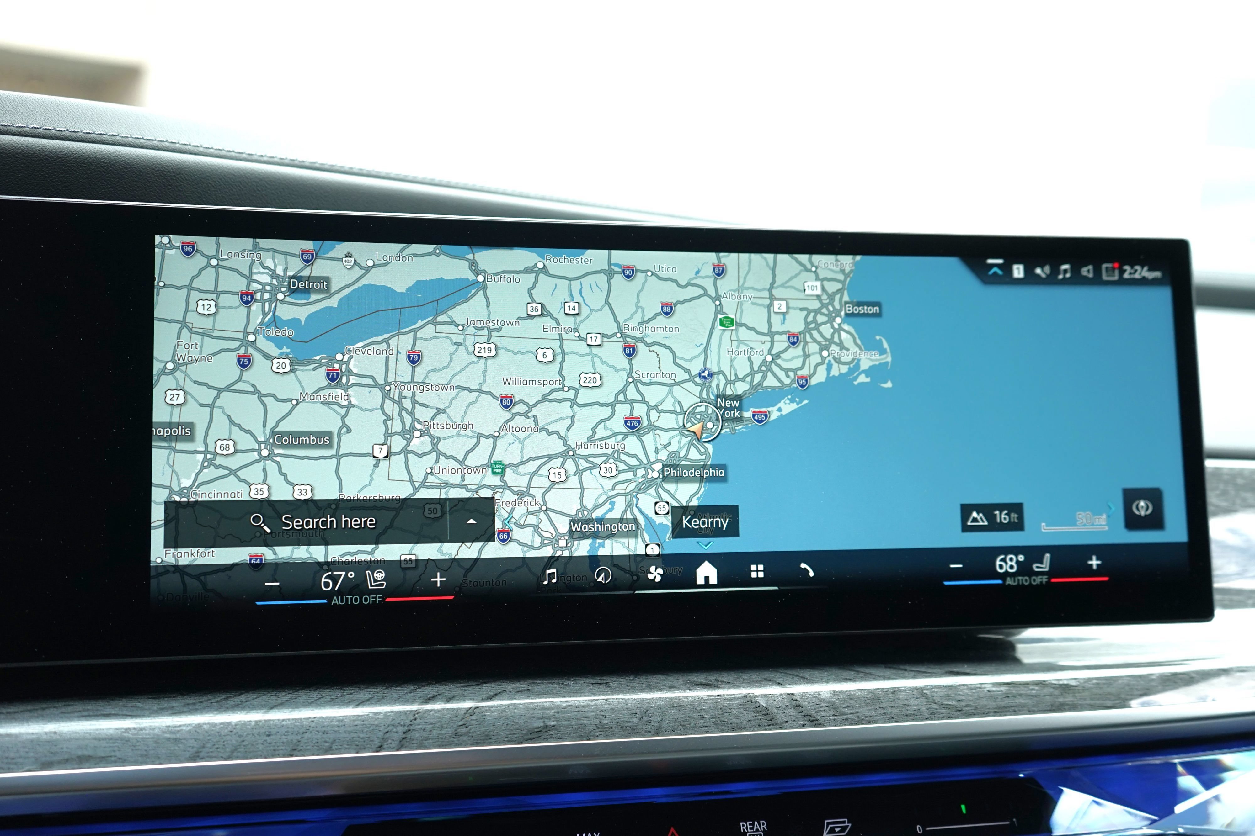 Used 2025 BMW 740i xDrive AWD/4WD image 22