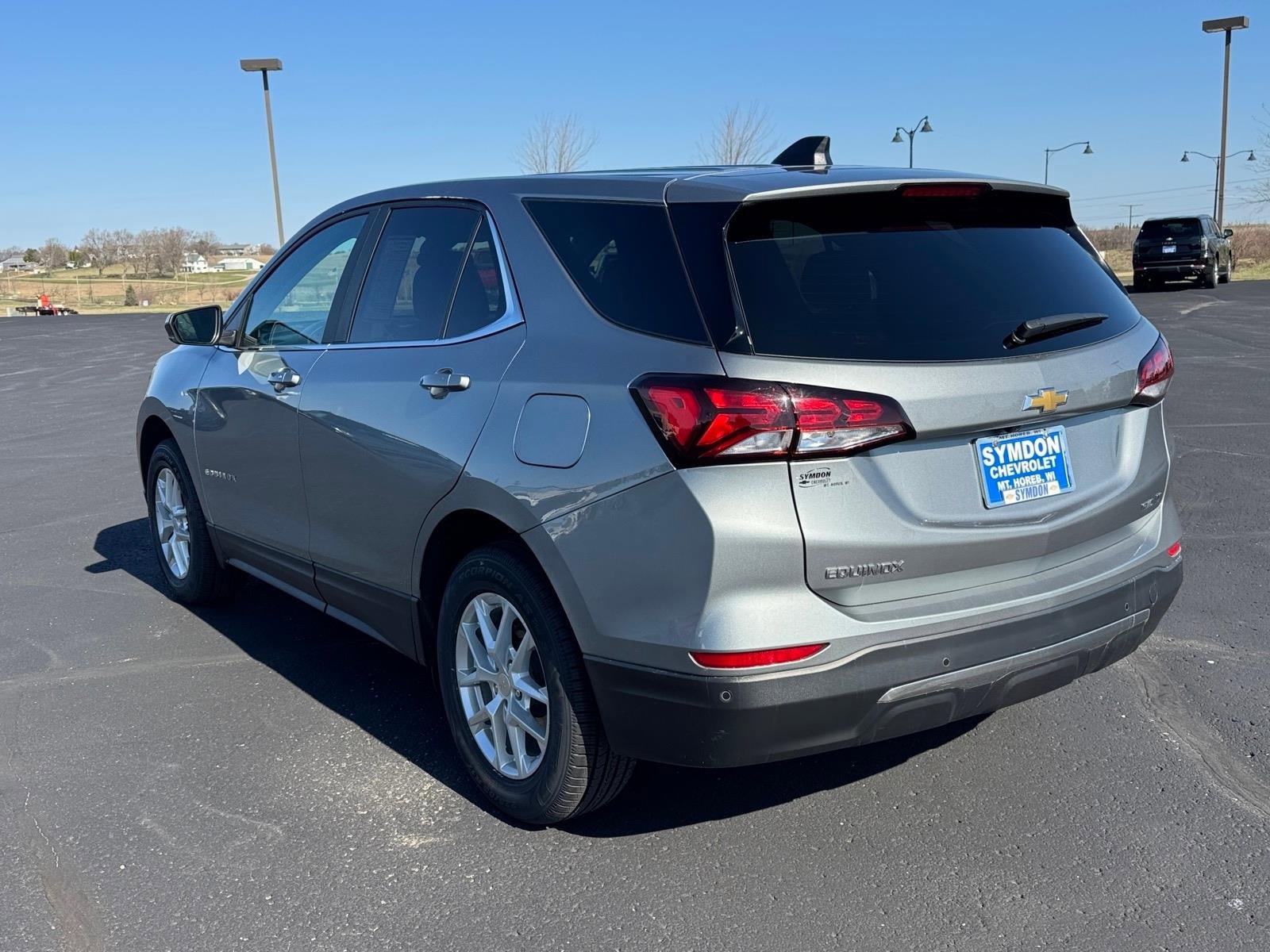 Used 2023 Chevrolet Equinox LT AWD/4WD image 3