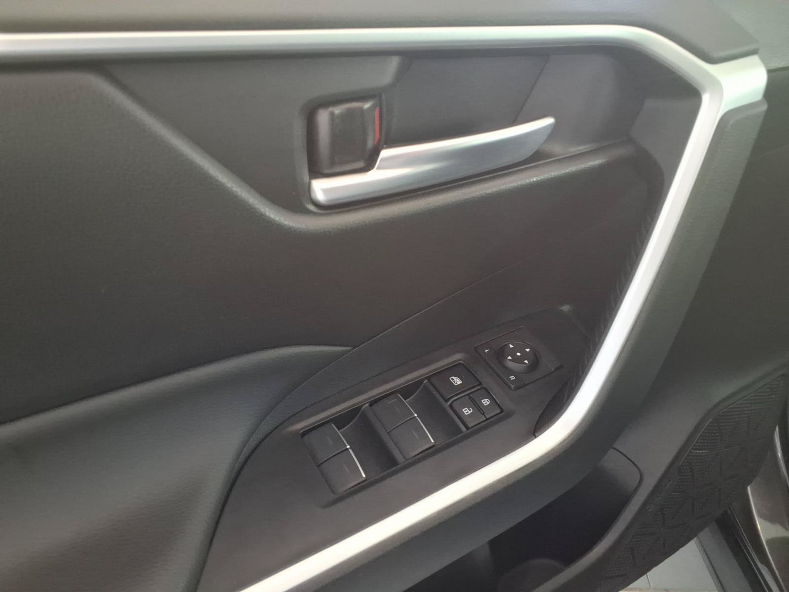 Used 2024 Toyota RAV4 XLE AWD/4WD image 12