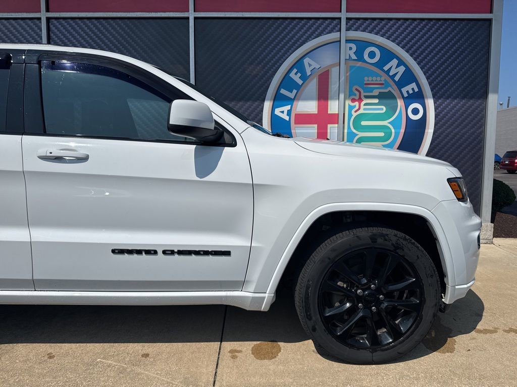 Used 2020 Jeep Grand Cherokee Altitude image 4